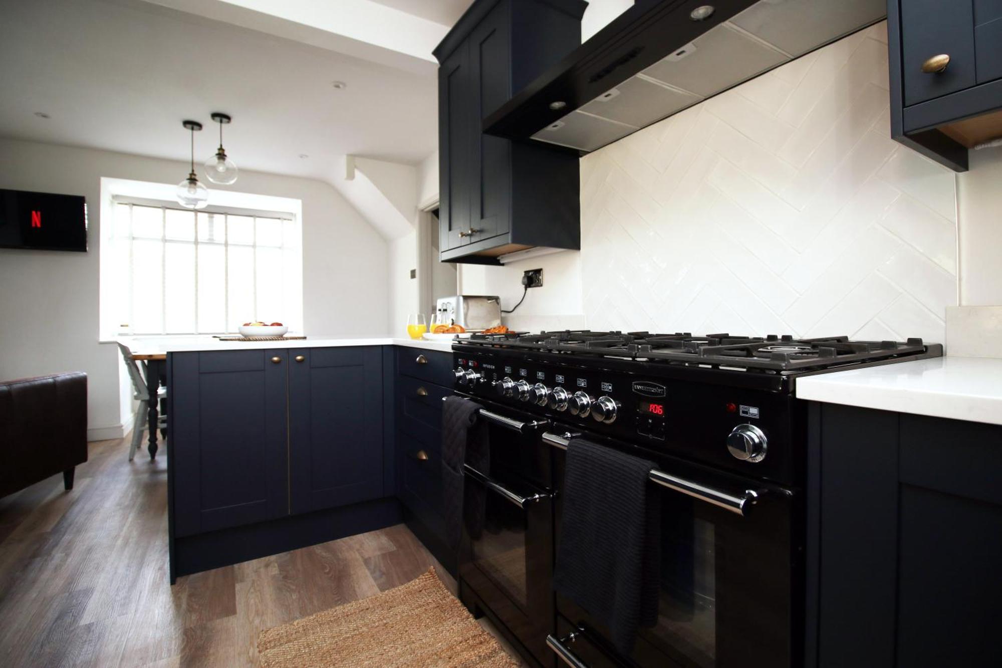 Stylish Home In Bath With Driveway Parking, 10Min From City المظهر الخارجي الصورة