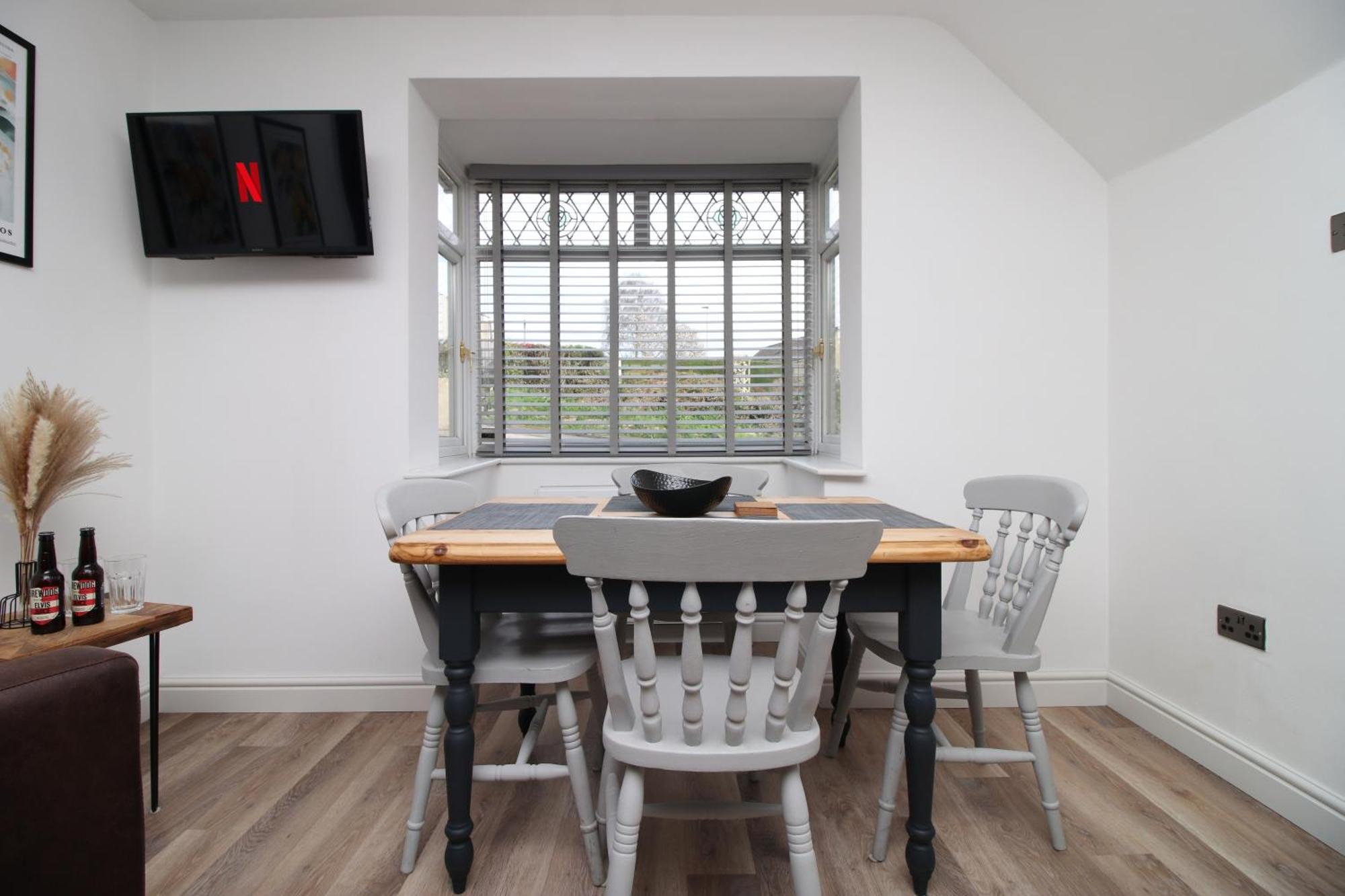 Stylish Home In Bath With Driveway Parking, 10Min From City المظهر الخارجي الصورة